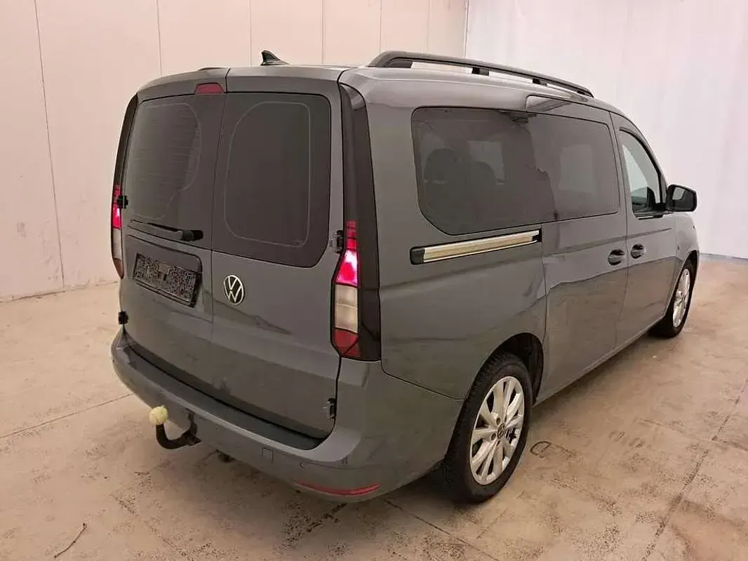 Usado VW Caddy Maxi Life 121 CV (88 kW) 2021 Gris Monovolumen