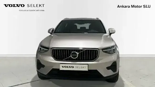 Usado Volvo XC40 Core 213 CV (156 kW) 2023 Gris SUV