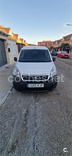 Usado Peugeot Partner Tepee Access 75 CV (55 kW) 2016 Blanco Monovolumen