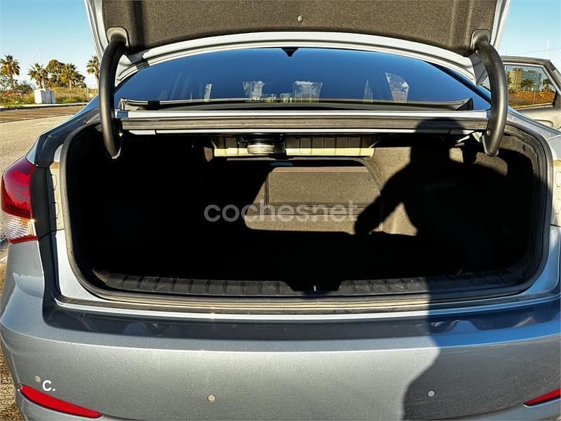 Usado Hyundai i40 115 CV (84 kW) 2017 Azul Berlina