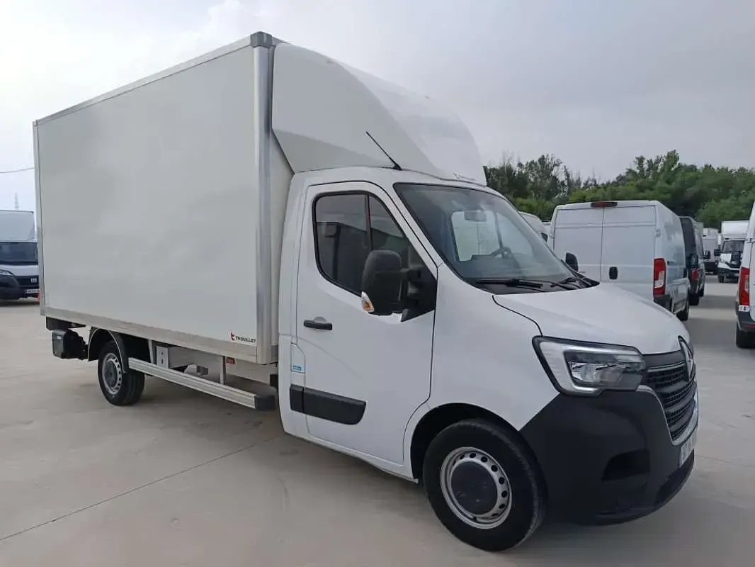 Usado Renault Master R.S. 145 CV (106 kW) 2024 Blanco Monovolumen