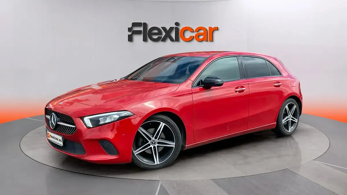 Usado Mercedes A180 116 CV (85 kW) 2019 Rojo Berlina