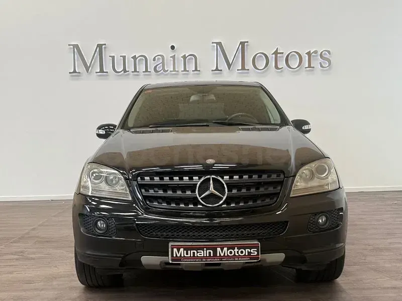 Usado Mercedes ML280 190 CV (139 kW) 2007 Negro SUV