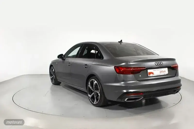 Usado Audi A4 Black Edition 163 CV (119 kW) 2024 Gris Berlina