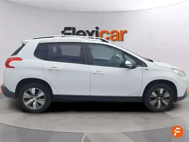 Usado Peugeot 2008 Style 82 CV (60 kW) 2016 Blanco SUV