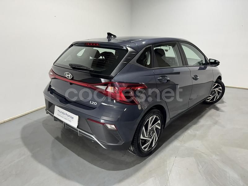 Usado Hyundai i20 84 CV (61 kW) 2024 Gris / plata Berlina