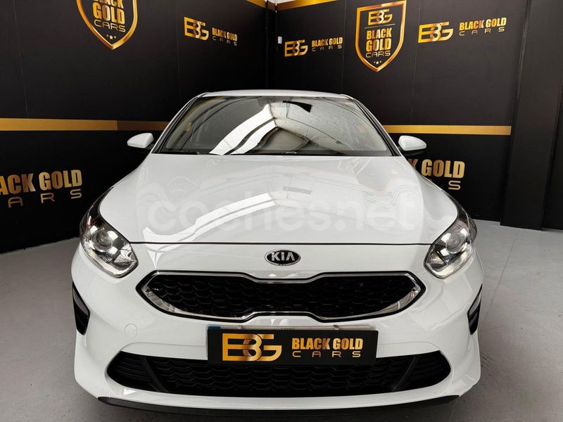 Blanco Usado 2021 Kia Ceed Berlina | 14.390 € (Precio justo) - Imagen 1/4