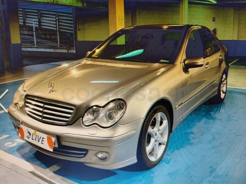 Beige Usado 2006 Mercedes C220 Sport Edition Berlina | 6500 € (Precio justo) - Imagen 1/2