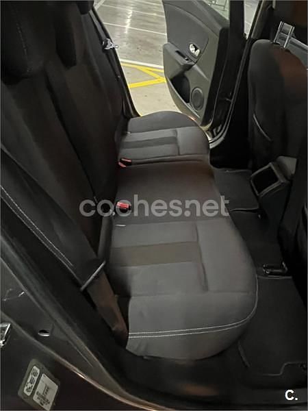 Usado Renault Mégane 110 CV (80 kW) 2011 Gris / plata Berlina