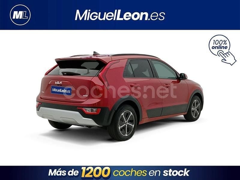 Usado Kia Niro 185 CV (136 kW) 2024 Rojo SUV