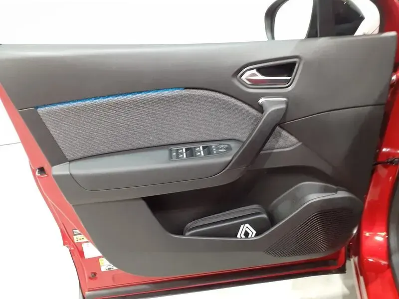 Usado Renault Captur Techno 145 CV (106 kW) 2025 Rojo SUV