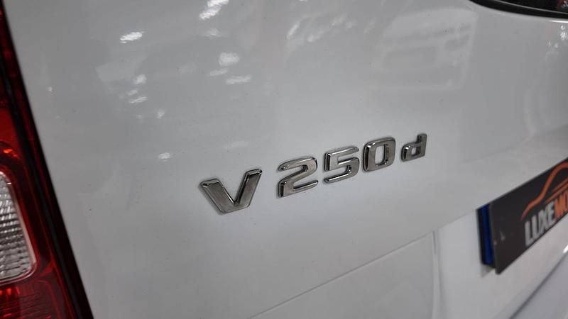 Blanco Usado 2023 Mercedes V250 Avantgarde Monovolumen | 52.990 € (Super precio) - Imagen 1/4