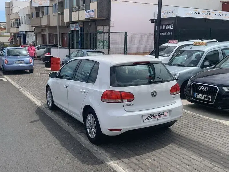 Usado VW Golf VI 90 CV (66 kW) 2011 Blanco Utilitario