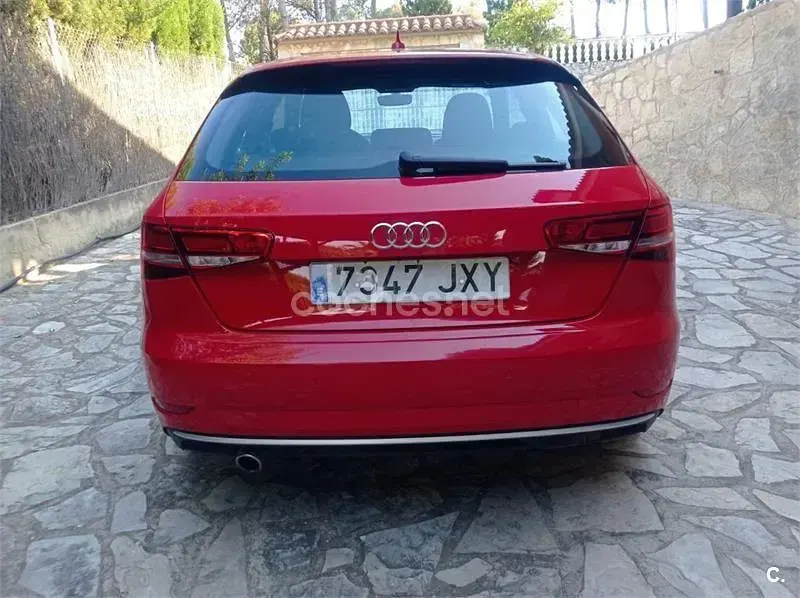 Usado Audi A3 Sport 110 CV (80 kW) 2017 Rojo Berlina