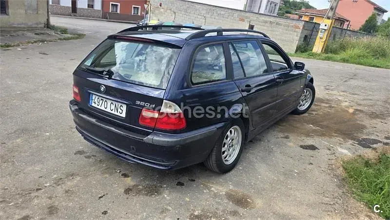 Usado BMW 320 150 CV (110 kW) 2003 Azul Familiar