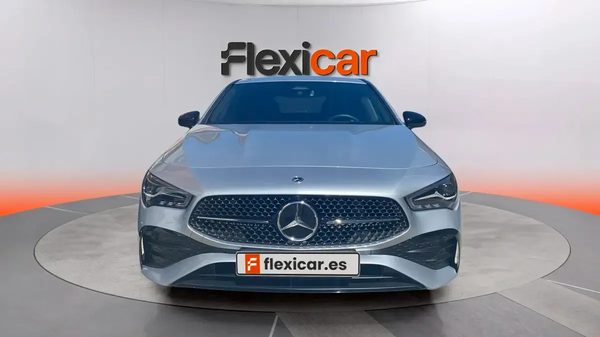 Usado Mercedes CLA200 163 CV (119 kW) 2024 Gris Berlina
