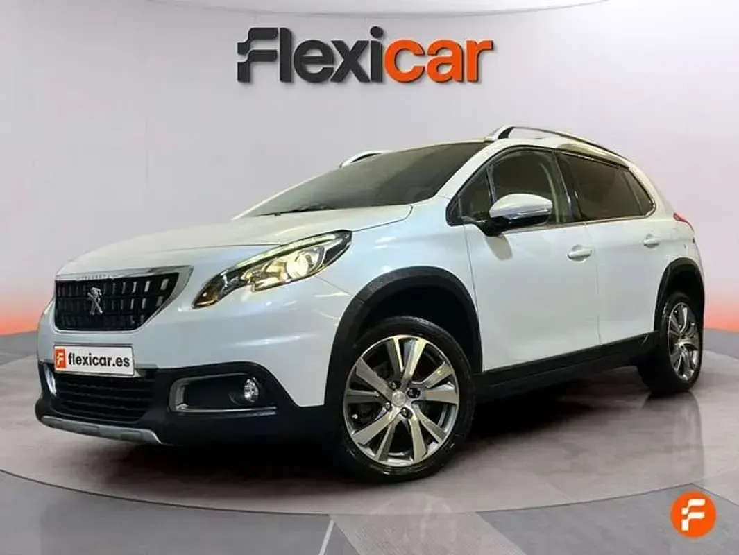 Usado Peugeot 2008 Allure 131 CV (96 kW) 2018 Blanco SUV