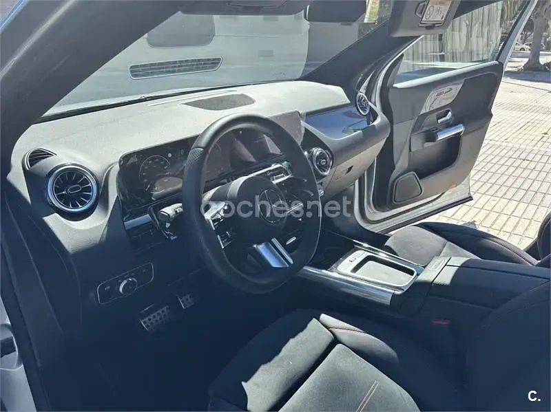 Usado Mercedes GLA200 163 CV (119 kW) 2025 Gris / plata SUV