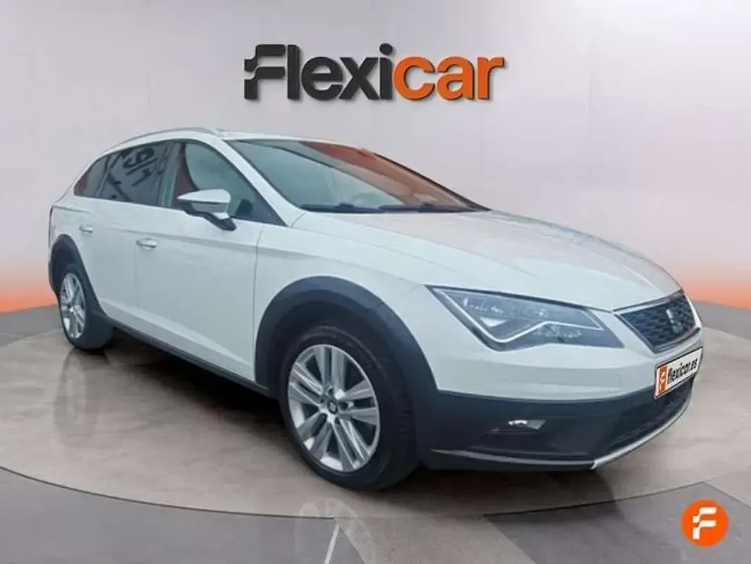 Usado Seat Leon ST 4Drive 150 CV (110 kW) 2018 Blanco Familiar