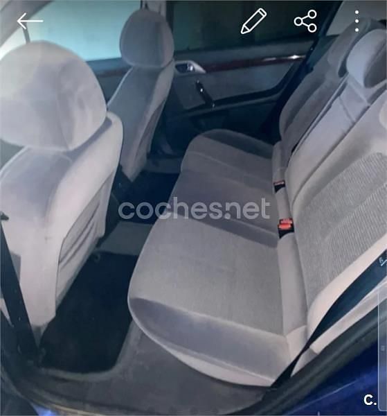 Usado Peugeot 407 136 CV (100 kW) 2005 Azul Berlina