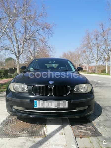 Usado BMW 118 122 CV (89 kW) 2008 Negro Utilitario