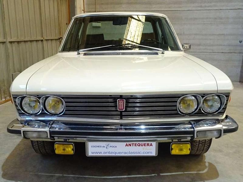 Usado Fiat 130 165 CV (121 kW) 1975 Beige Berlina