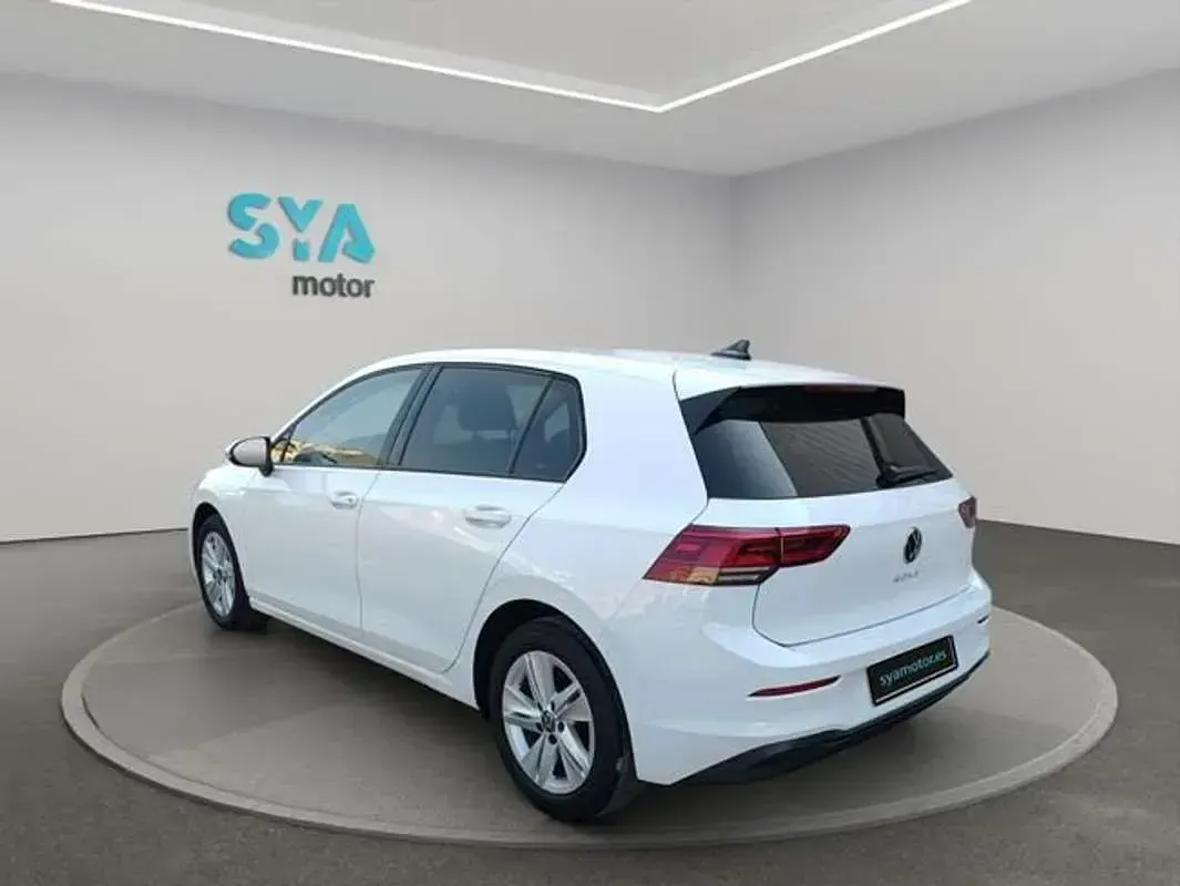 Usado VW Golf VIII Life 116 CV (85 kW) 2022 Blanco Utilitario
