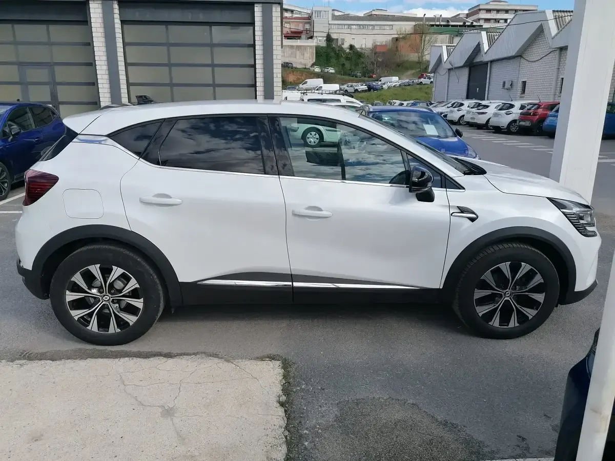 Usado Renault Captur Techno 90 CV (66 kW) 2023 Blanco SUV
