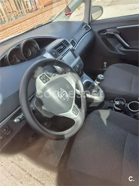 Usado Toyota Verso Comfort 112 CV (82 kW) 2015 Blanco Monovolumen