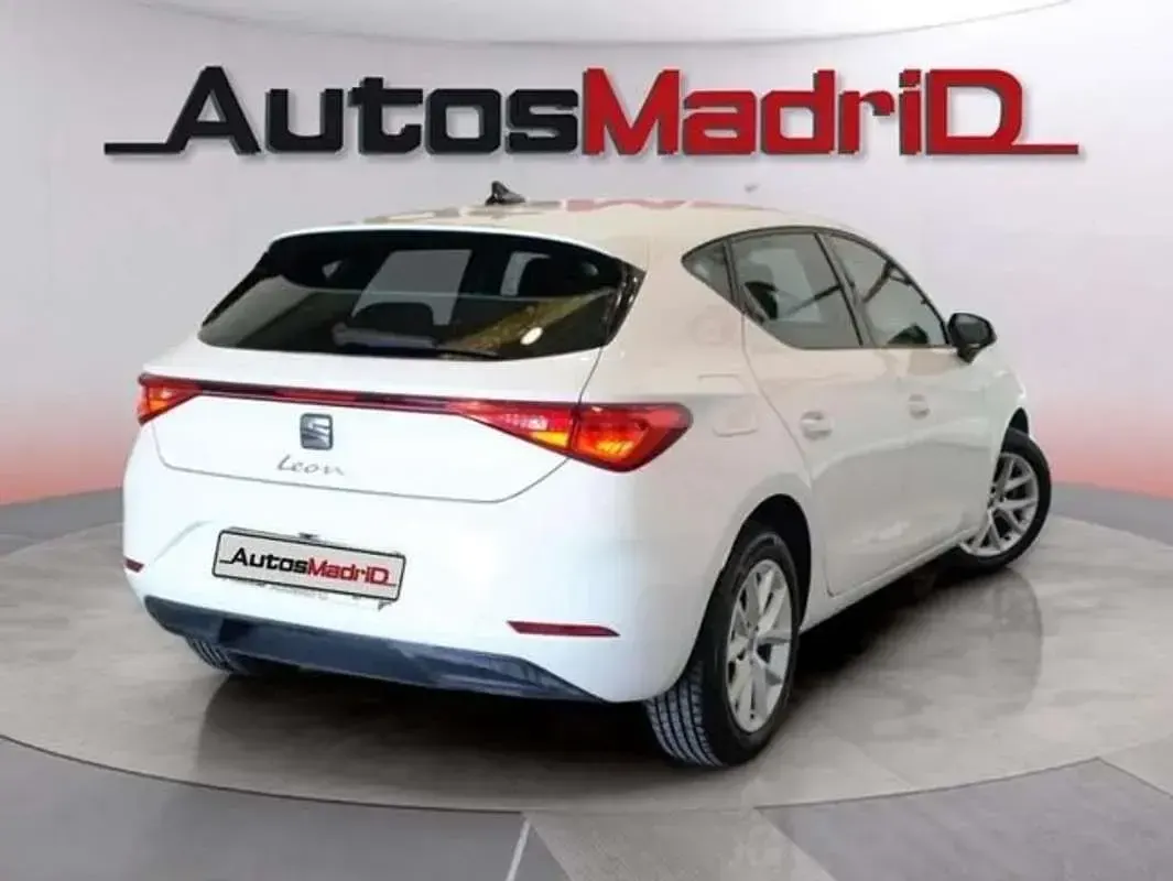 Usado Seat Leon Style 116 CV (85 kW) 2020 Blanco Berlina