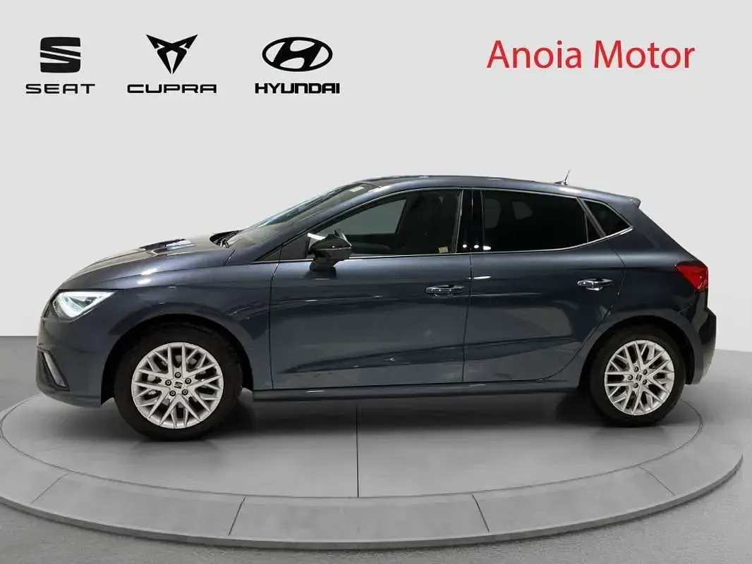 Usado Seat Ibiza FR 116 CV (85 kW) 2025 Gris Utilitario