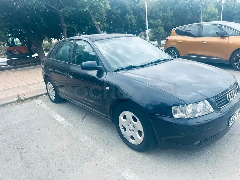 Usado Audi A3 Ambition 125 CV (91 kW) 2002 Negro Utilitario