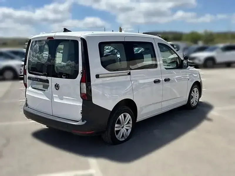 Usado VW Caddy 102 CV (75 kW) 2022 Blanco Monovolumen