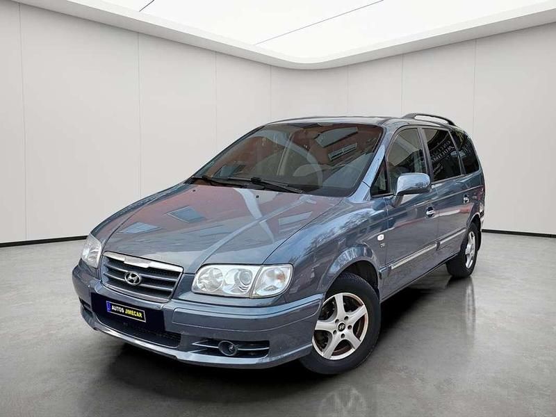 Usado Hyundai Trajet GLS 112 CV (82 kW) 2007 Gris Monovolumen