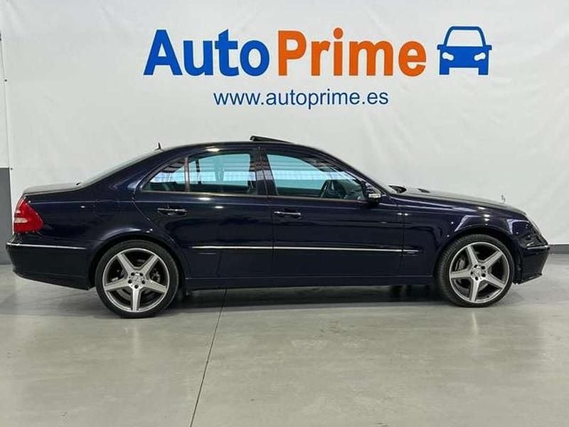 Usado Mercedes E500 Avantgarde 306 CV (225 kW) 2002 Azul Berlina