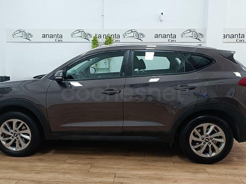 Usado Hyundai Tucson GO! 131 CV (96 kW) 2018 Gris / plata SUV