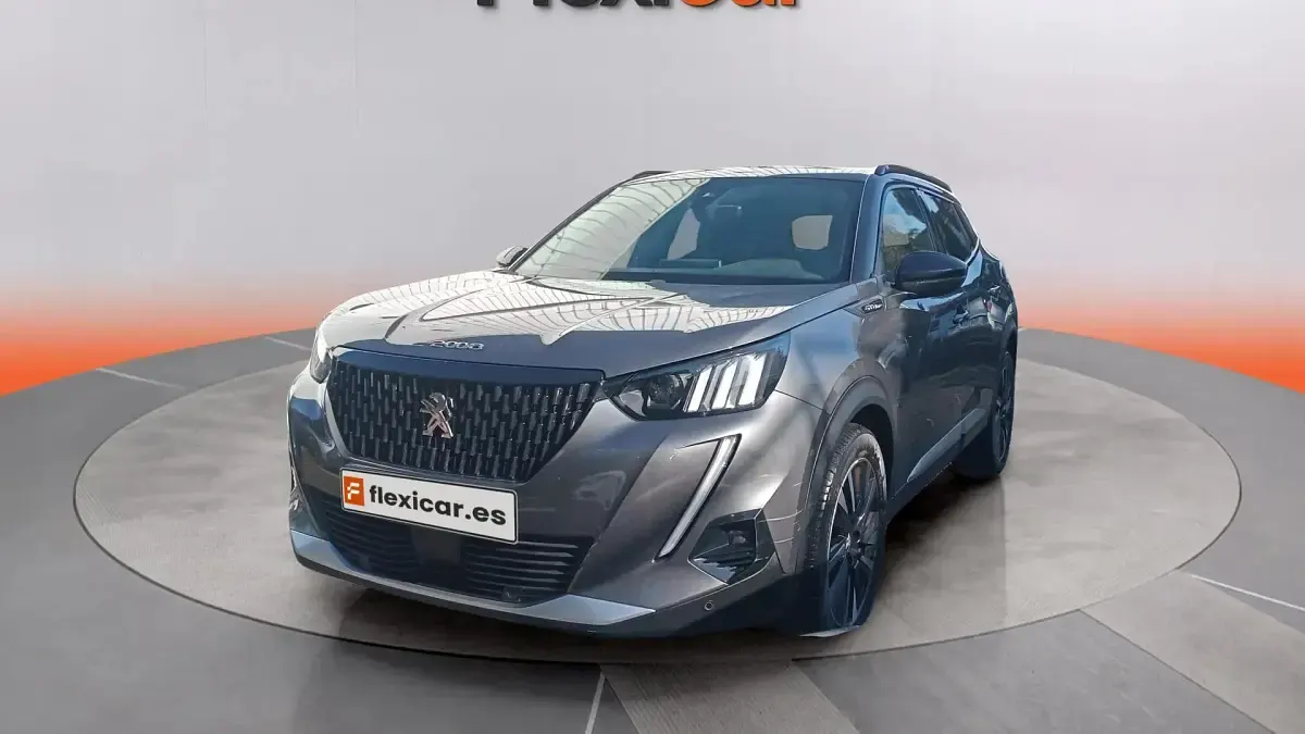 Usado Peugeot 2008 GT 131 CV (96 kW) 2020 Gris SUV