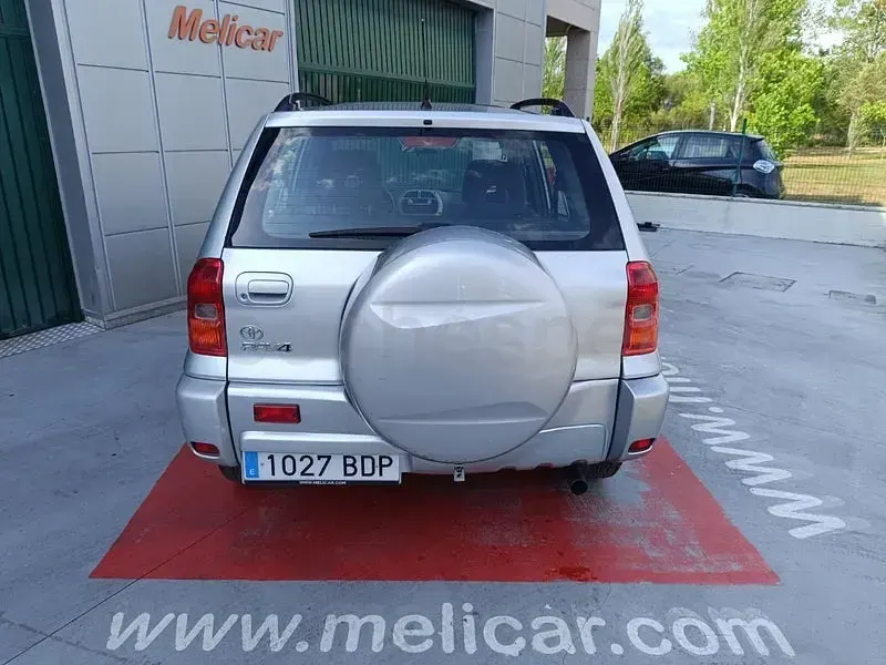 Usado Toyota RAV4 Sol 150 CV (110 kW) 2001 Gris / plata SUV