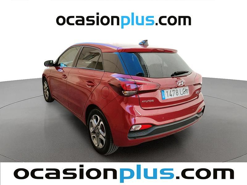 Usado Hyundai i20 100 CV (73 kW) 2020 Rojo Utilitario