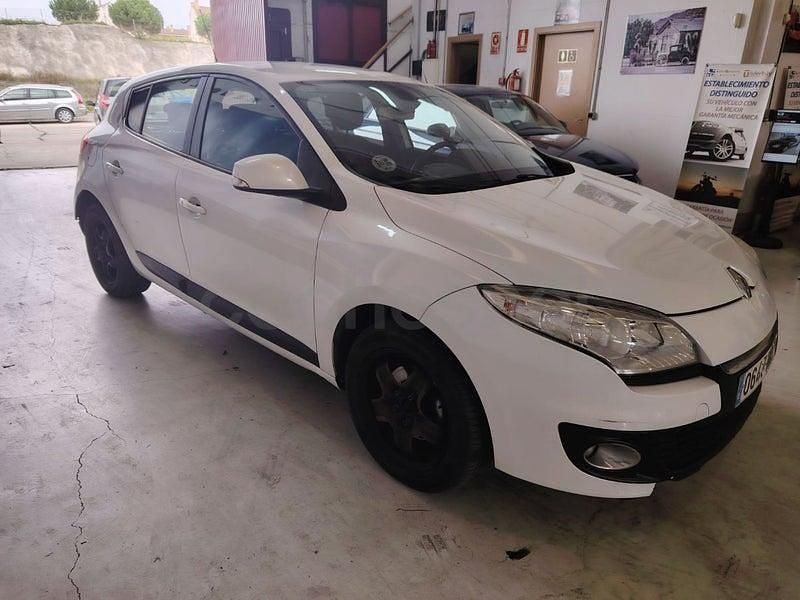 Begagnad Renault Mégane Expression 110 HK (80 kW) 2013 Vit Sedan