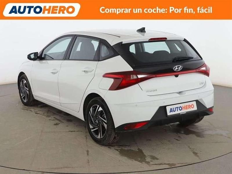 Usado Hyundai i20 101 CV (74 kW) 2022 Blanco Utilitario