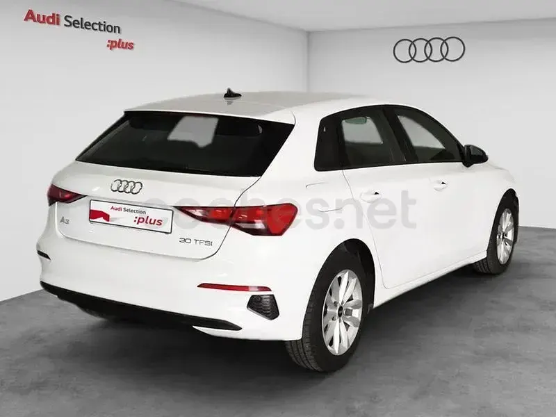 Usado Audi A3 110 CV (80 kW) 2021 Blanco Berlina