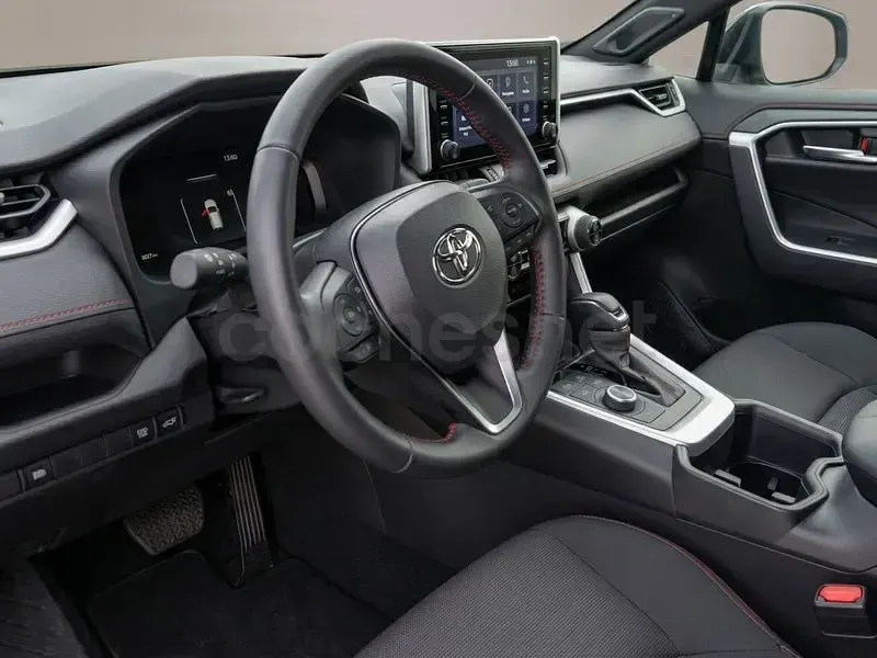 Usado Toyota RAV4 Hybrid Advance 306 CV (225 kW) 2025 Gris / plata SUV