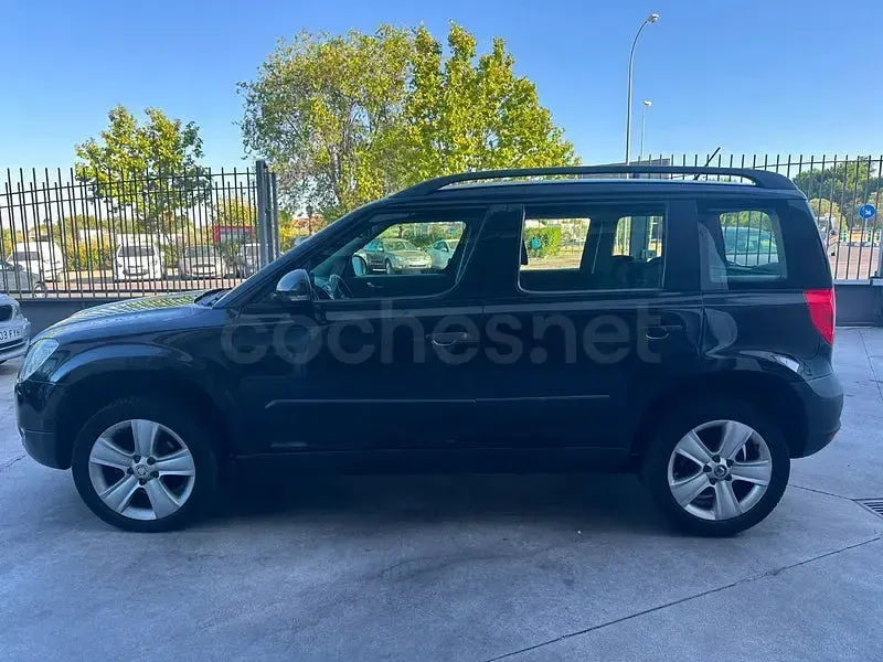 Usado Skoda Yeti Ambition 105 CV (77 kW) 2013 Negro SUV