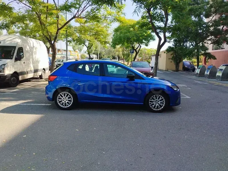 Usado Seat Ibiza FR 110 CV (80 kW) 2022 Azul Utilitario