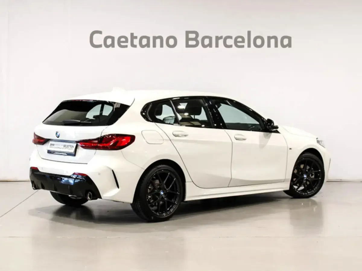 Usado BMW 118 Shadowline 150 CV (110 kW) 2024 Blanco Utilitario