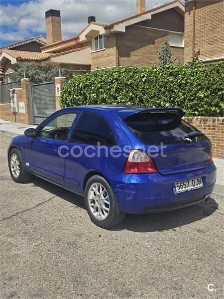 Usado Rover 25 103 CV (75 kW) 2005 Azul Utilitario