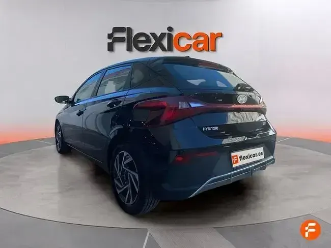 Usado Hyundai i20 84 CV (61 kW) 2024 Negro Utilitario