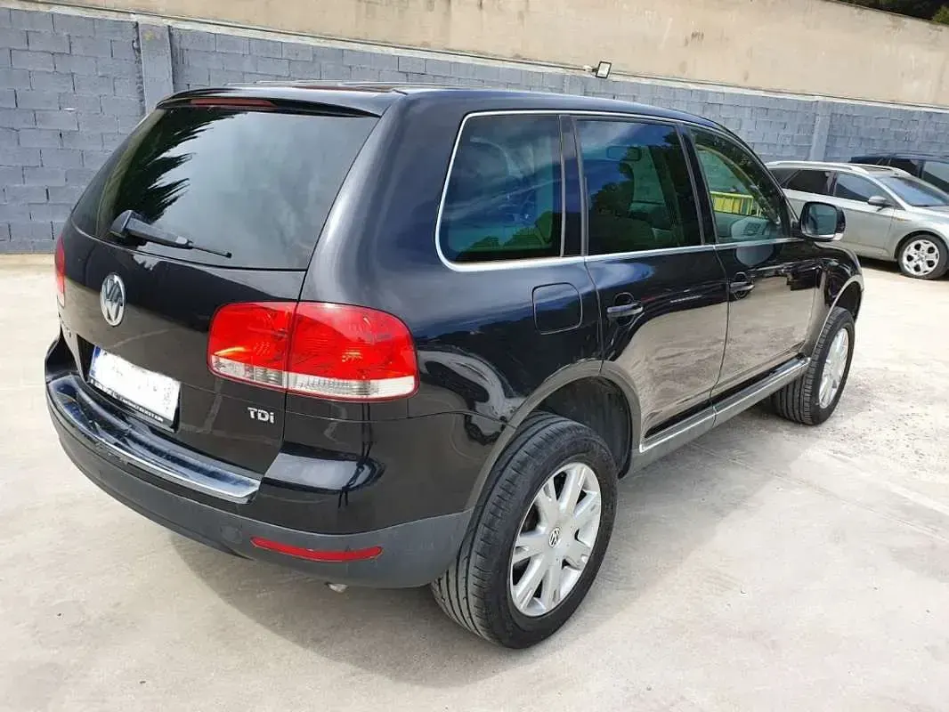 Usado VW Touareg R 174 CV (127 kW) 2006 Negro SUV