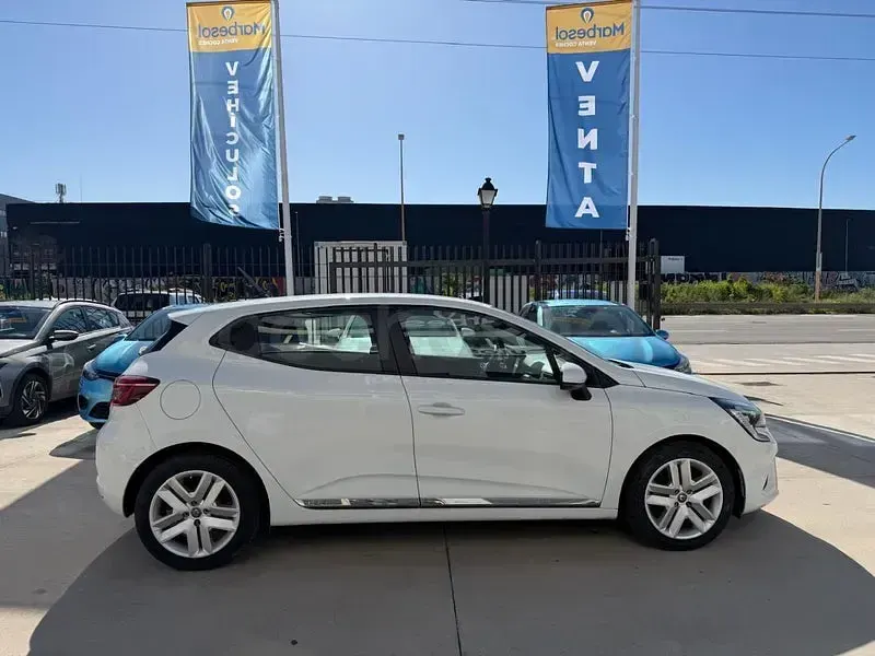 Usado Renault Clio V Intens 85 CV (62 kW) 2021 Blanco Berlina